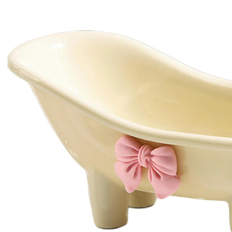 Détail du design original porte-savon forme baignoire - Accessoire déco salle de bain créatif et élégant