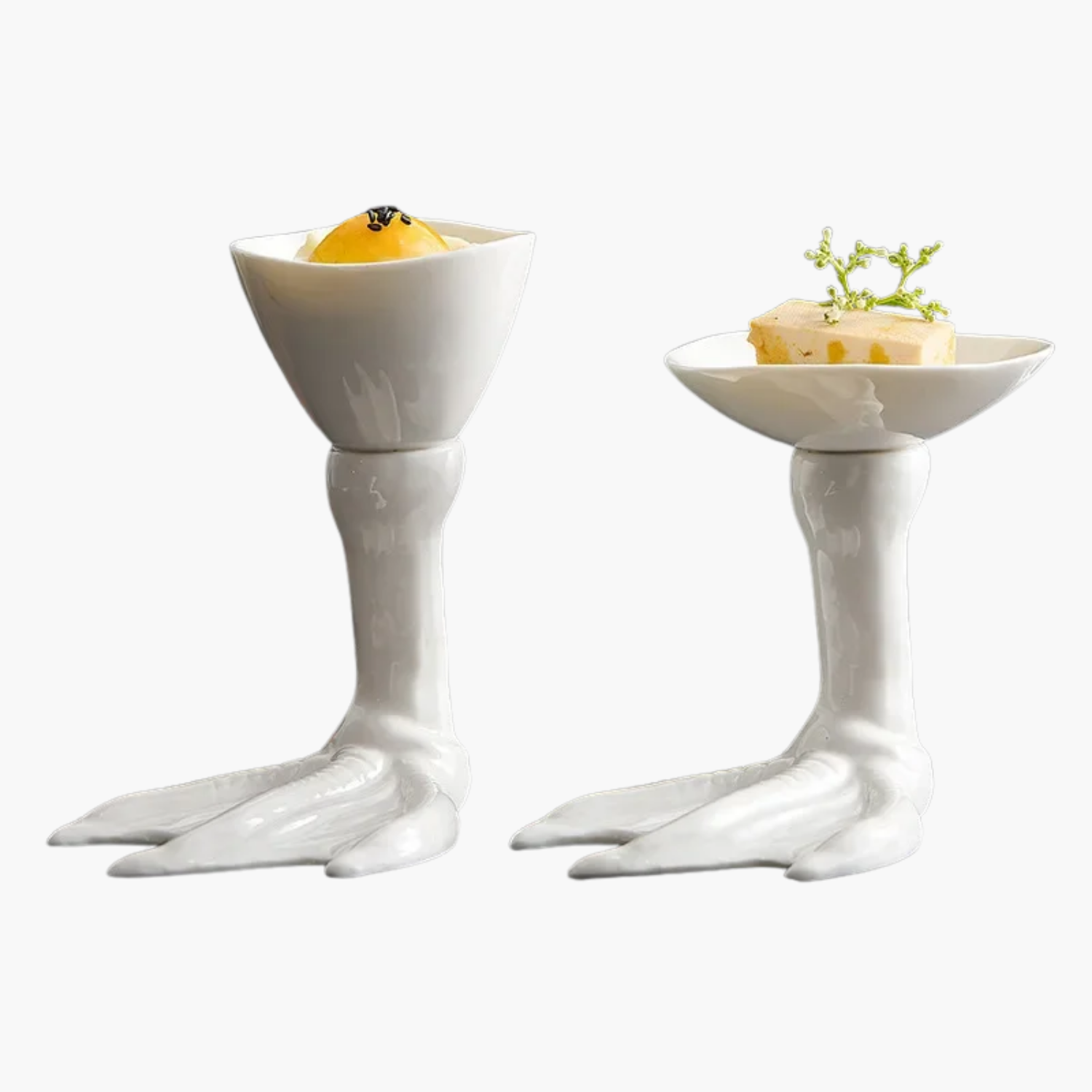 Deux porte savon sur pieds en céramique blanche 