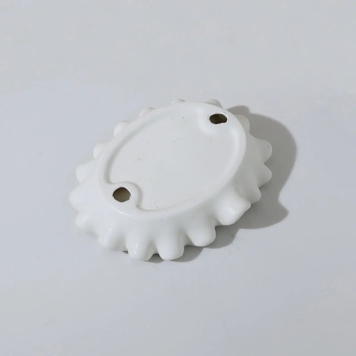 Porte-savon blanc mat en situation - Accessoire déco salle de bain style industriel moderne
