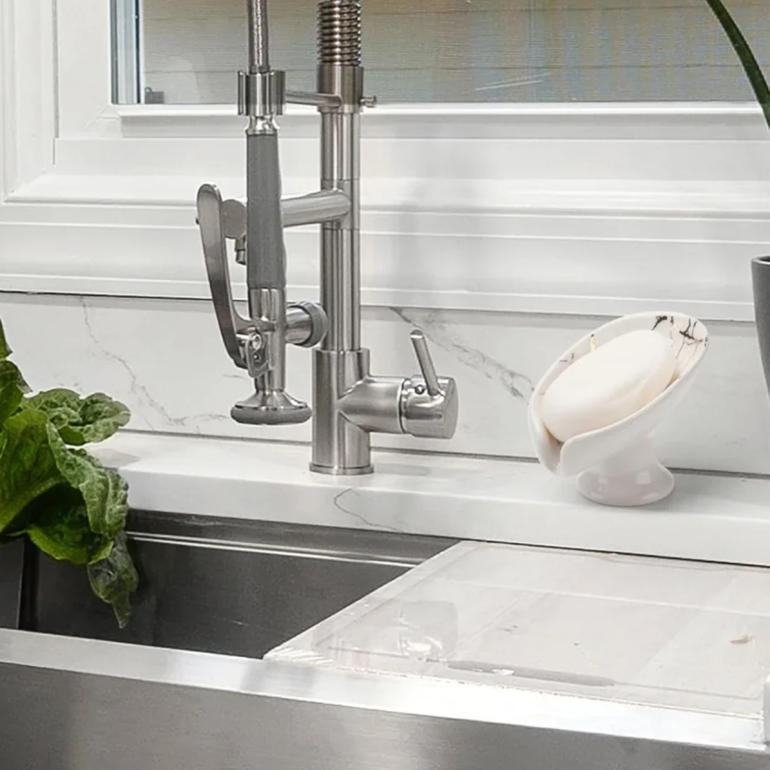 Porte-savon céramique design feuille - vue latérale montrant l&