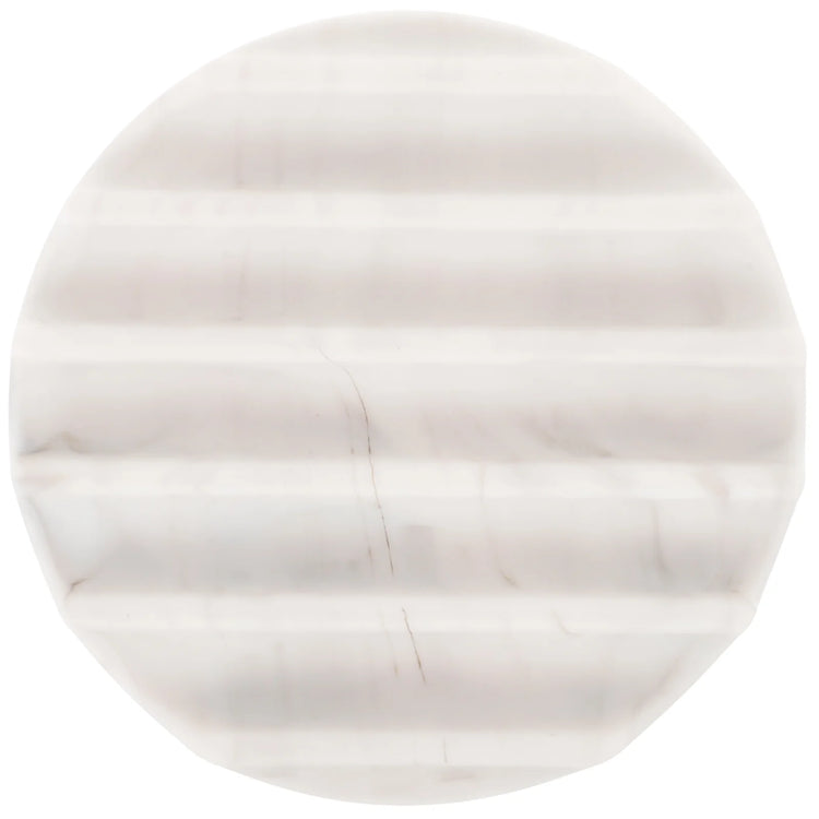 Porte-savon en pierre de marbre naturel, angle différent révélant l’élégance intemporelle et la sophistication du matériau 