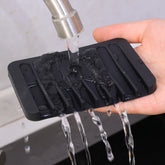 Porte-savon gris antidérapant design moderne vue détaillée - Support savon premium pour salle de bain
