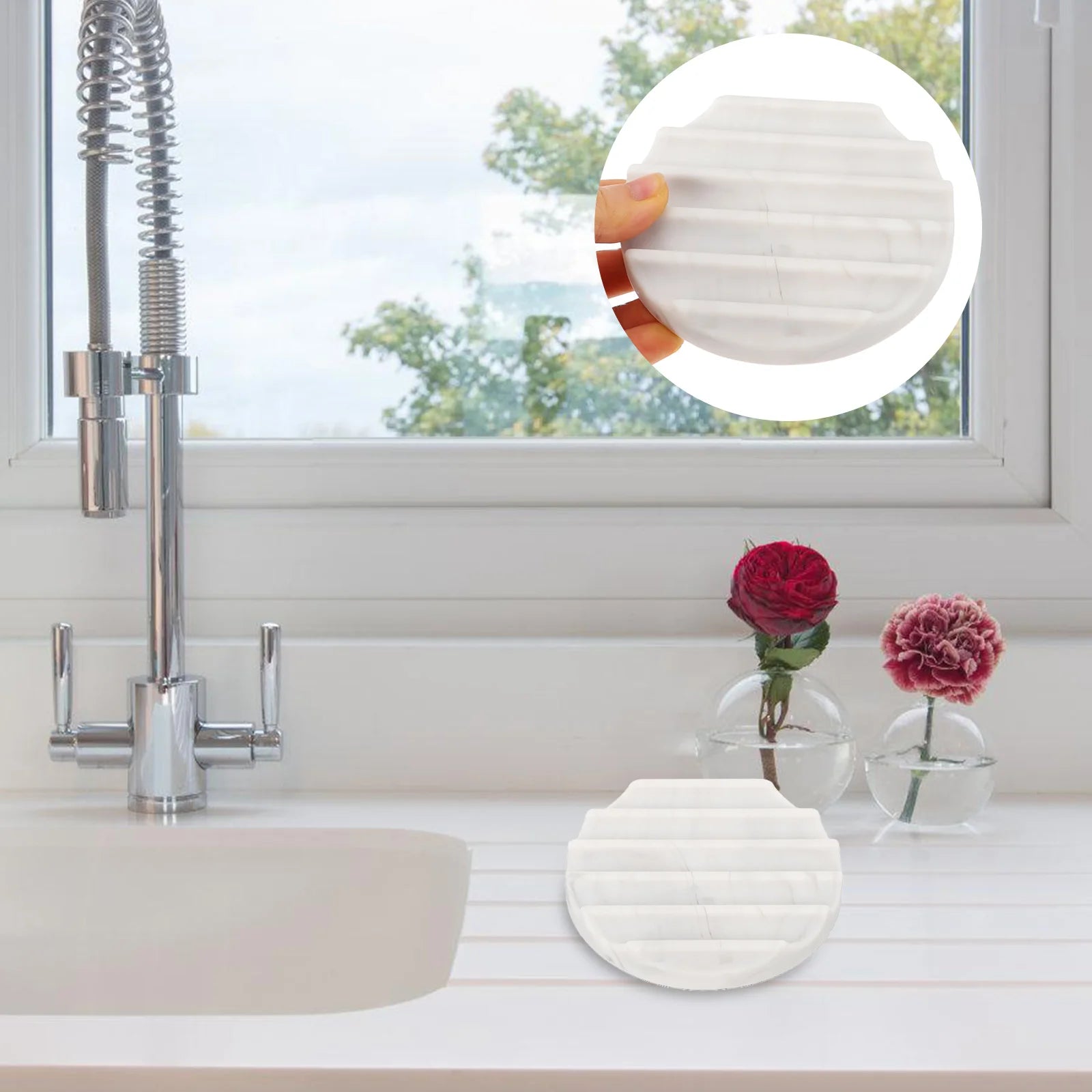 Porte-savon marbre naturel vue détaillée montrant la texture authentique et les finitions artisanales de qualité premium