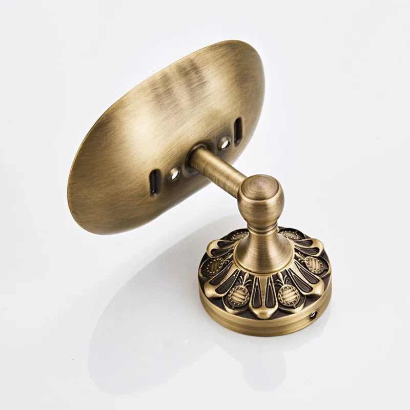Détail porte-savon antique ornemental - Finition vintage artisanale style rétro
